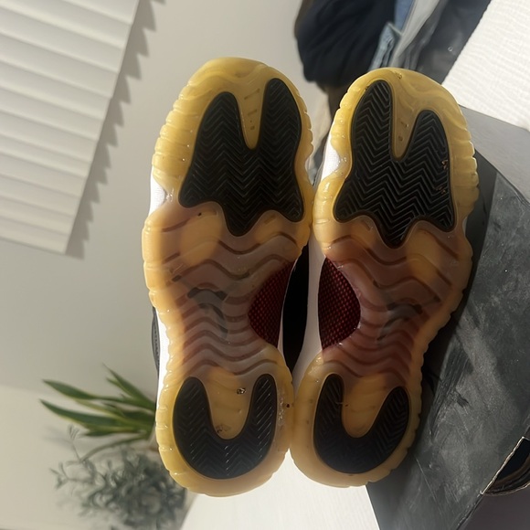 Jordan 11 72-10 size 6Y - Picture 4 of 4